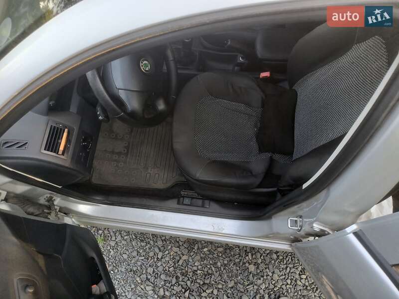 Седан Skoda Fabia 2006 в Кривом Роге