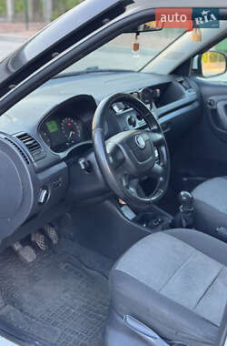 Хетчбек Skoda Fabia 2011 в 