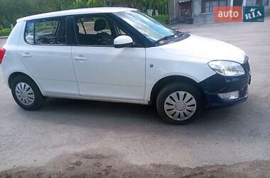 Хетчбек Skoda Fabia 2013 в 