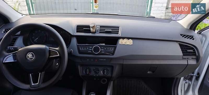 Хэтчбек Skoda Fabia 2015 в Киеве