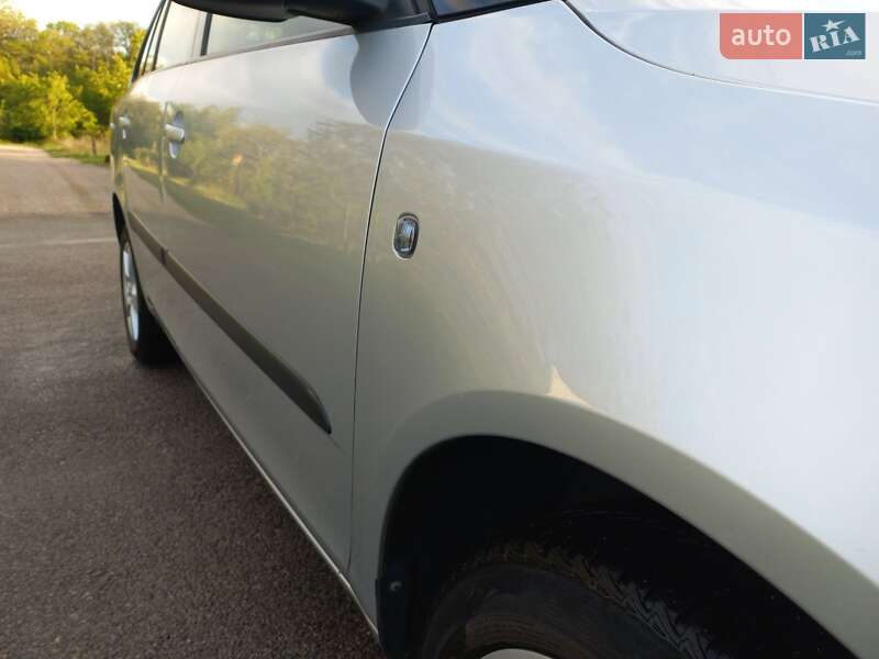Универсал Skoda Fabia 2008 в Каменском