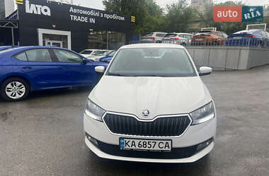 Хэтчбек Skoda Fabia 2021 в 