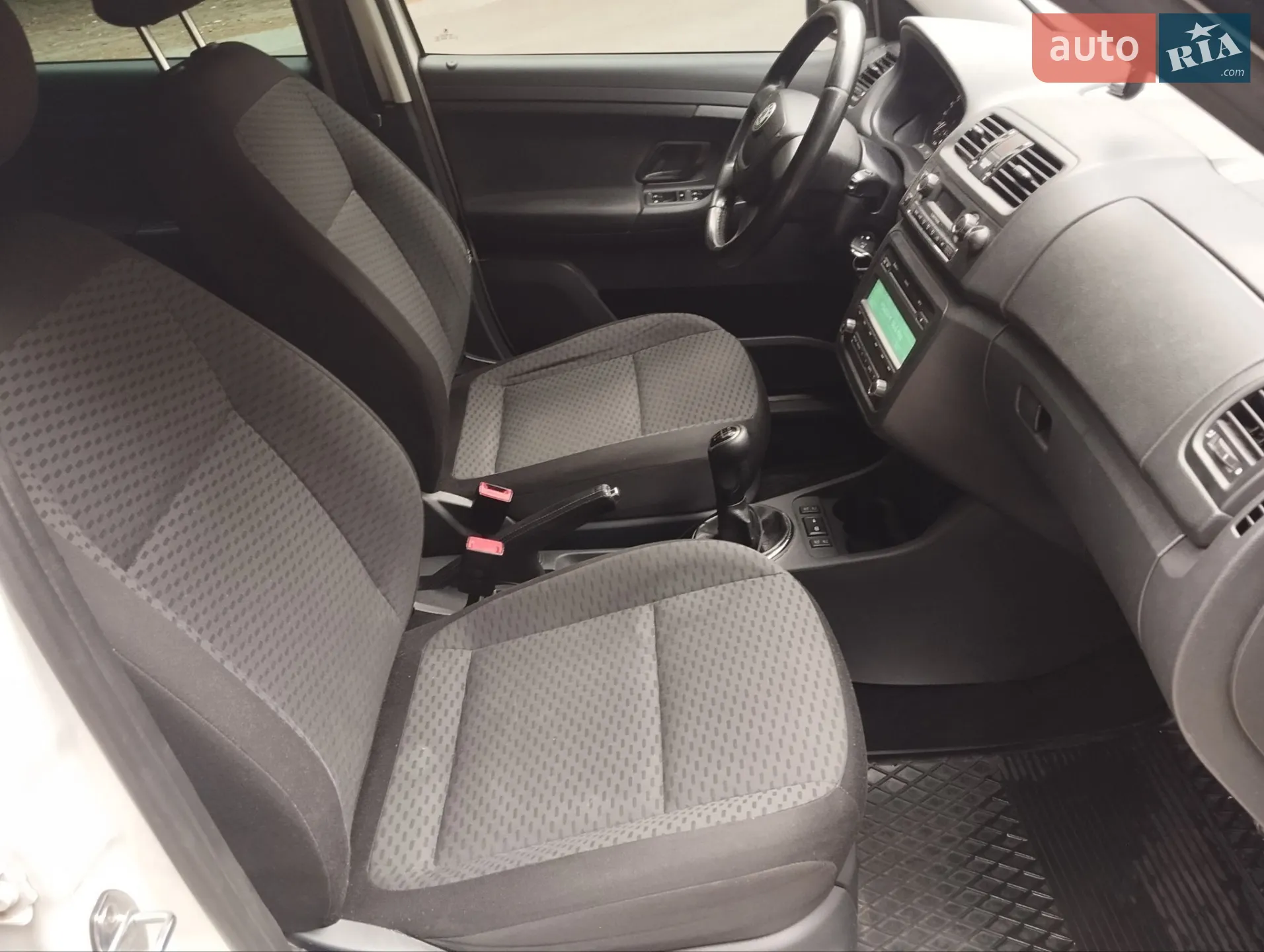 2011 Skoda Fabia - мініатюра 13
