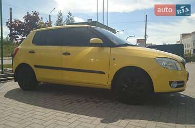 Хетчбек Skoda Fabia 2008 в 