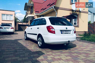 Хэтчбек Skoda Fabia 2011 в 