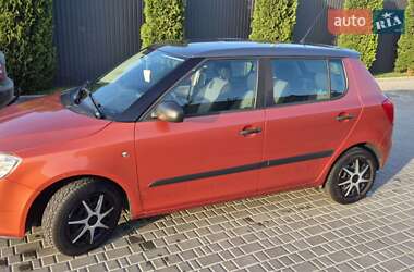 Хэтчбек Skoda Fabia 2009 в 