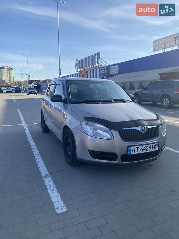 Хэтчбек Skoda Fabia 2007 в Калуше