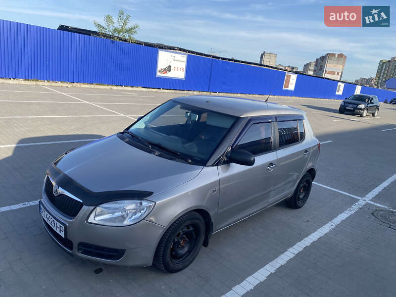 Хэтчбек Skoda Fabia 2007 в Калуше