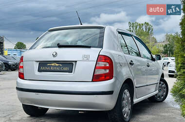 Седан Skoda Fabia 2003 в 