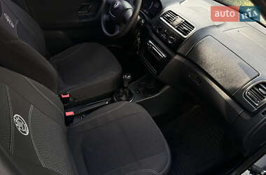 Хэтчбек Skoda Fabia 2012 в 