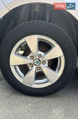 Хэтчбек Skoda Fabia 2011 в 