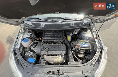 Хэтчбек Skoda Fabia 2011 в 
