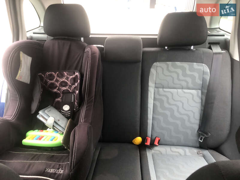 Універсал Skoda Fabia 2009 в Луцьку