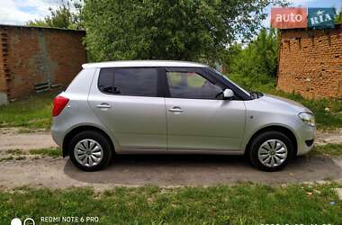 Хэтчбек Skoda Fabia 2013 в 