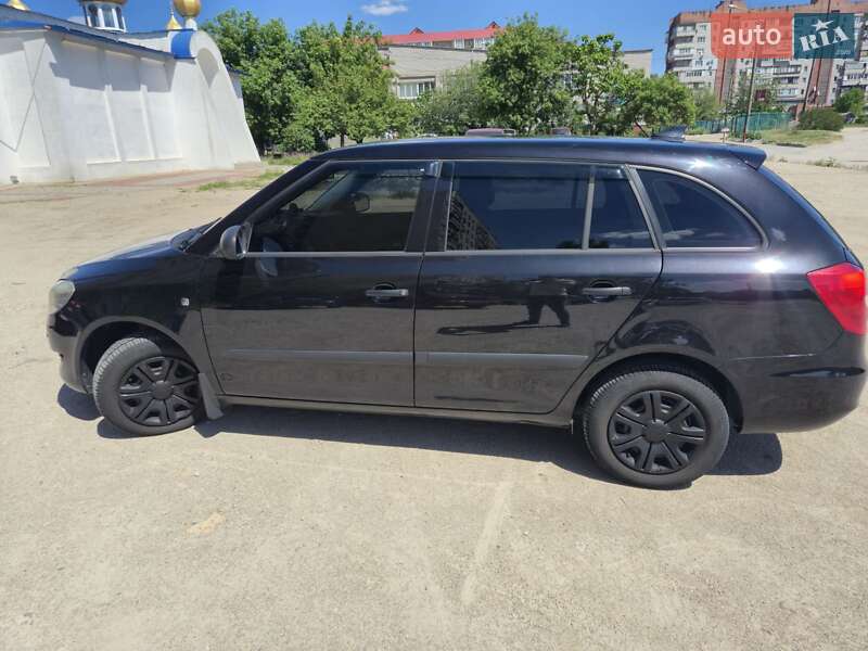 Универсал Skoda Fabia 2010 в Запорожье