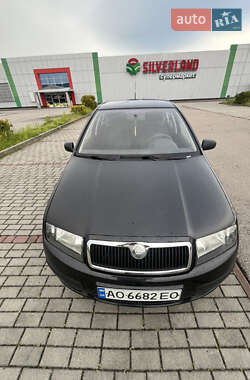 Седан Skoda Fabia 2006 в 