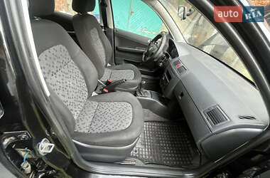Седан Skoda Fabia 2006 в 