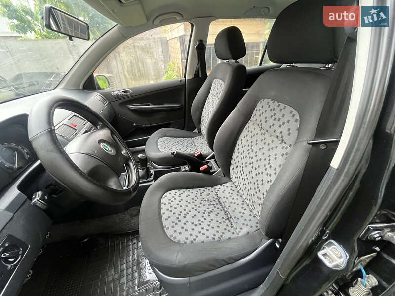 Седан Skoda Fabia 2006 в Тячеві