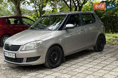 Хэтчбек Skoda Fabia 2012 в Виноградове