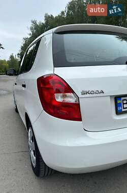 Хэтчбек Skoda Fabia 2013 в 
