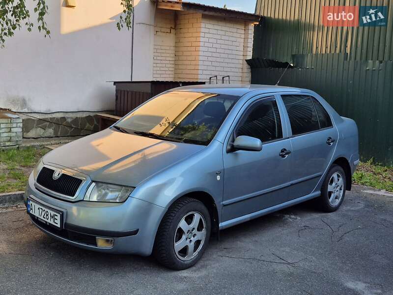 Седан Skoda Fabia 2002 в 