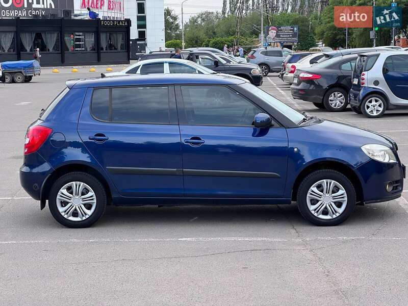 Хетчбек Skoda Fabia 2008 в Запоріжжі