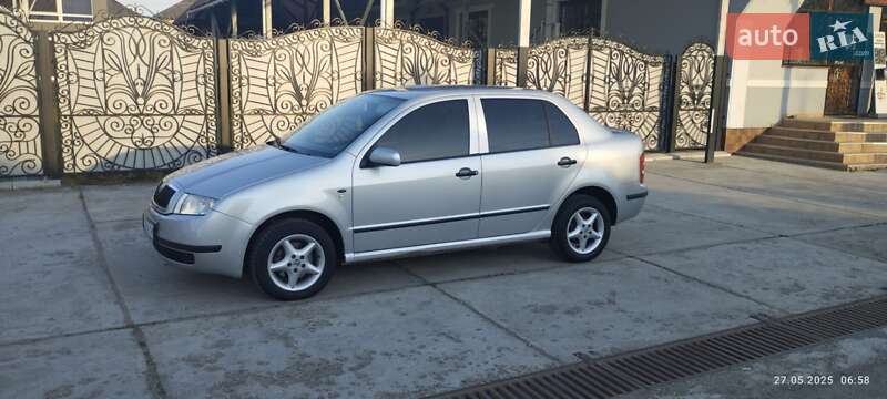 Седан Skoda Fabia 2002 в Виноградові