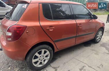 Хетчбек Skoda Fabia 2008 в 