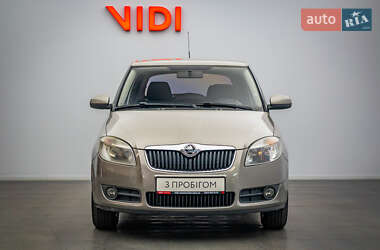 Хэтчбек Skoda Fabia 2008 в 