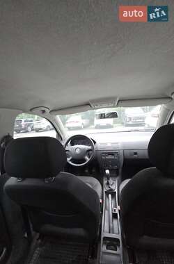 Хэтчбек Skoda Fabia 2006 в 