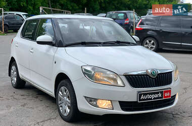 Хетчбек Skoda Fabia 2012 в 