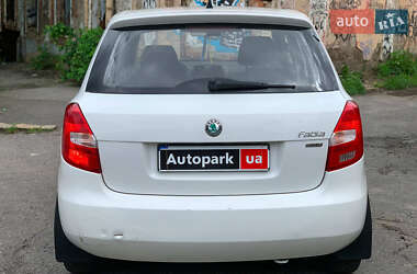 Хетчбек Skoda Fabia 2012 в 