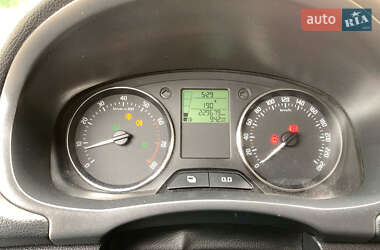 Хетчбек Skoda Fabia 2012 в 