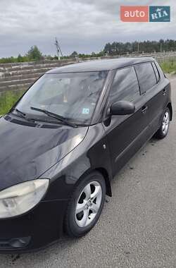 Хэтчбек Skoda Fabia 2007 в 
