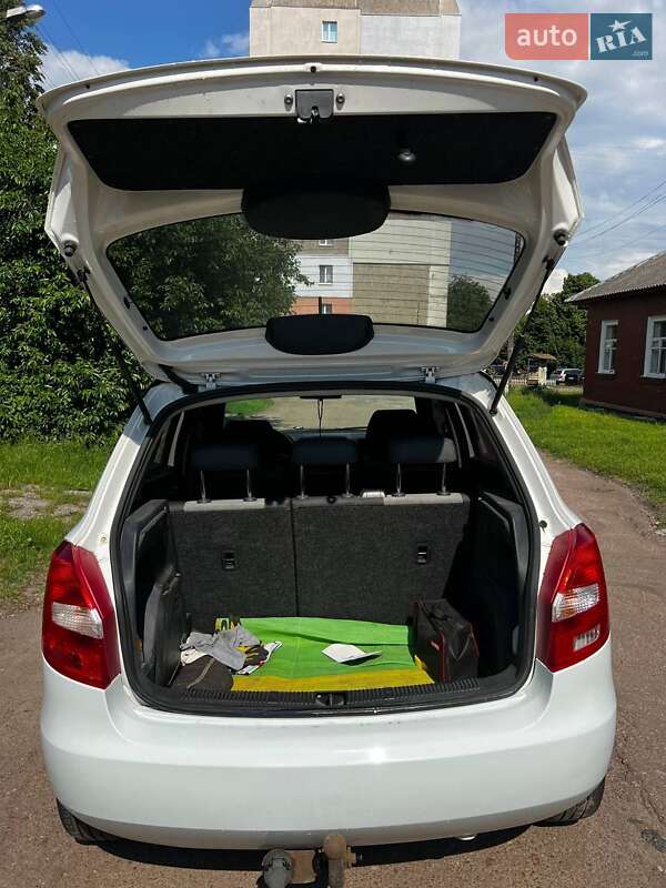 Хэтчбек Skoda Fabia 2012 в Чернигове