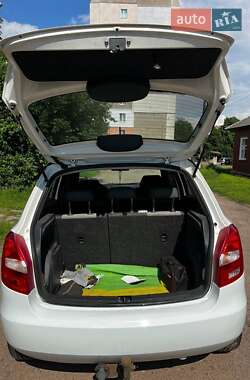 Хэтчбек Skoda Fabia 2012 в 