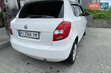 Хэтчбек Skoda Fabia 2012 в 