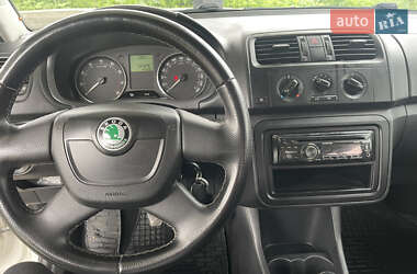 Хэтчбек Skoda Fabia 2012 в 