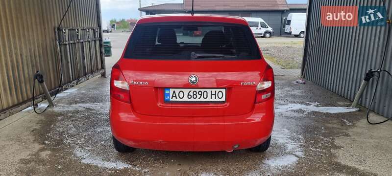 Хетчбек Skoda Fabia 2014 в Хусті