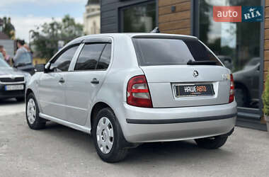 Хэтчбек Skoda Fabia 2002 в 