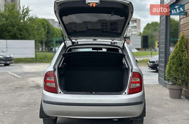 Хэтчбек Skoda Fabia 2002 в 