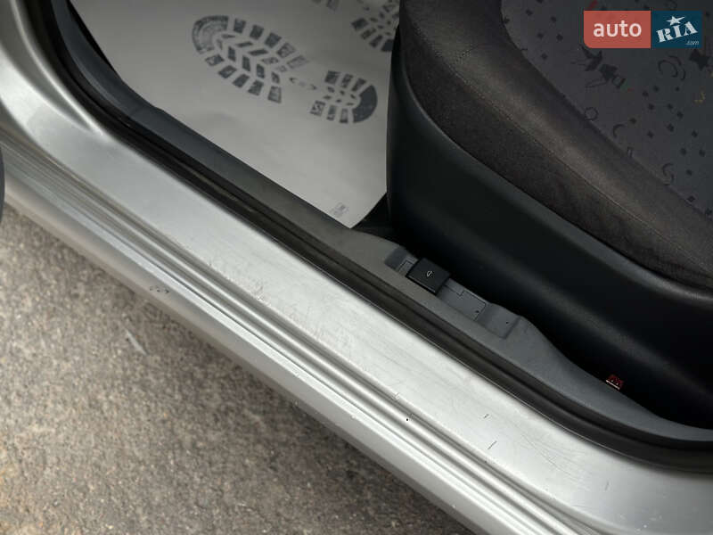 Хетчбек Skoda Fabia 2002 в Шептицькому