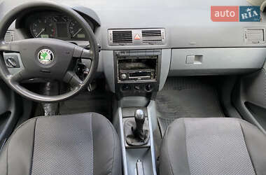 Хетчбек Skoda Fabia 2000 в 