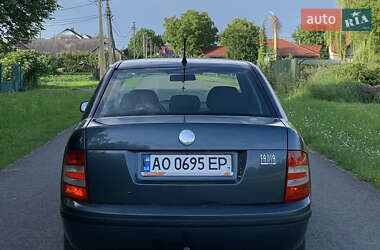 Седан Skoda Fabia 2005 в 