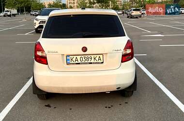 Хэтчбек Skoda Fabia 2013 в 