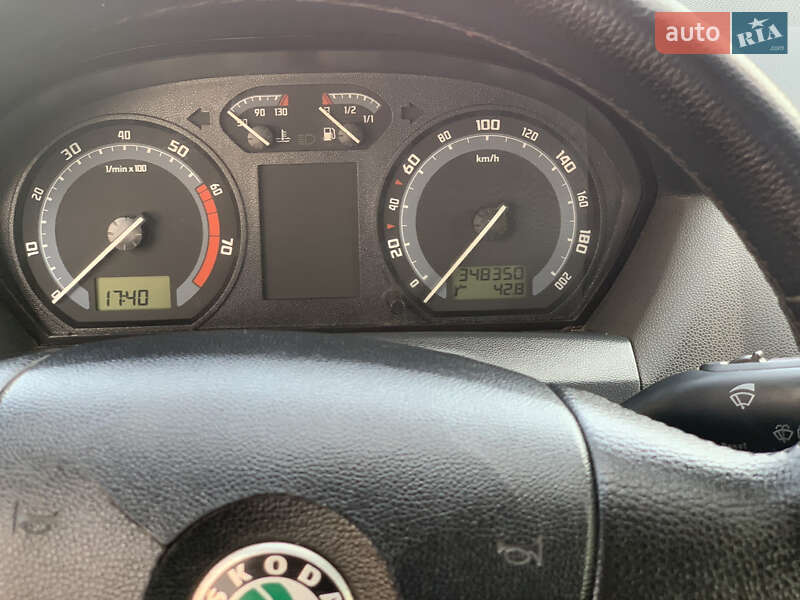 Хетчбек Skoda Fabia 2007 в Рокитному