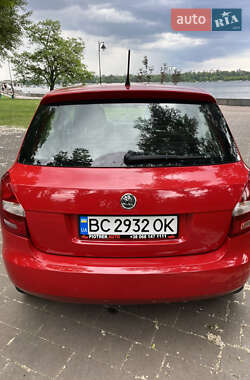 Хэтчбек Skoda Fabia 2014 в 