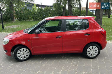 Хэтчбек Skoda Fabia 2014 в 