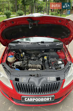 Хэтчбек Skoda Fabia 2014 в 