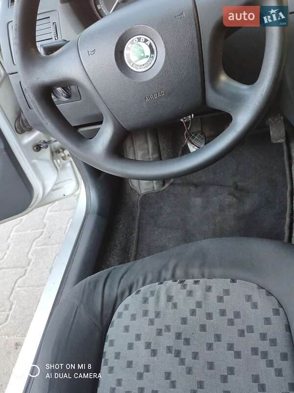 Хетчбек Skoda Fabia 2005 в Києві